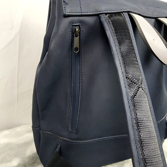 Hunter For Target Dark Navy Blue Waterproof Backpack Discontinued - Picture 5 of 10